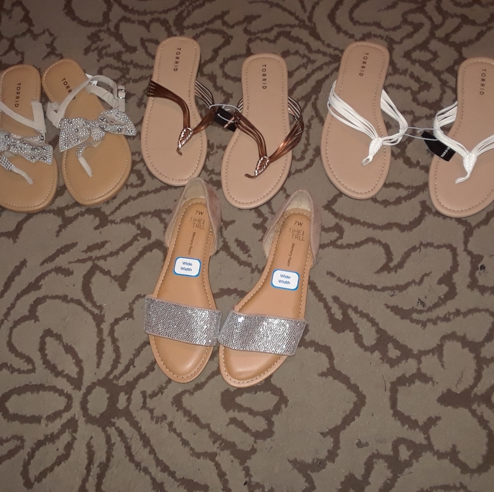 Nwt sandals